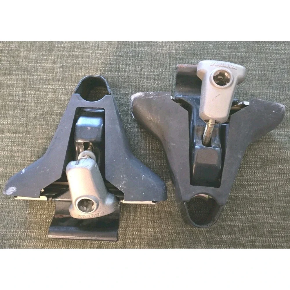 Yakima Roof Rack LowRider Towers Pair Large Rail Mount Feet